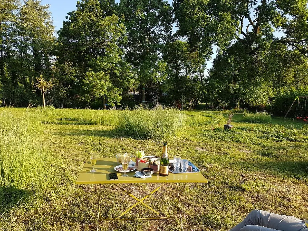 LE SECRET DU CHEMIN confort, détente et loisirs Ars-sur-Formans Hébergement de vacances